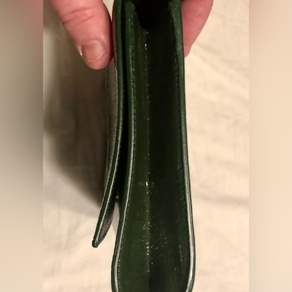 ๐ด๐คฉ*WT* YVES SAINT LAURENT BELLE DE JOUR EMERALD GREEN PATENT CLUTCH!๐ - Picture 9 of 15
